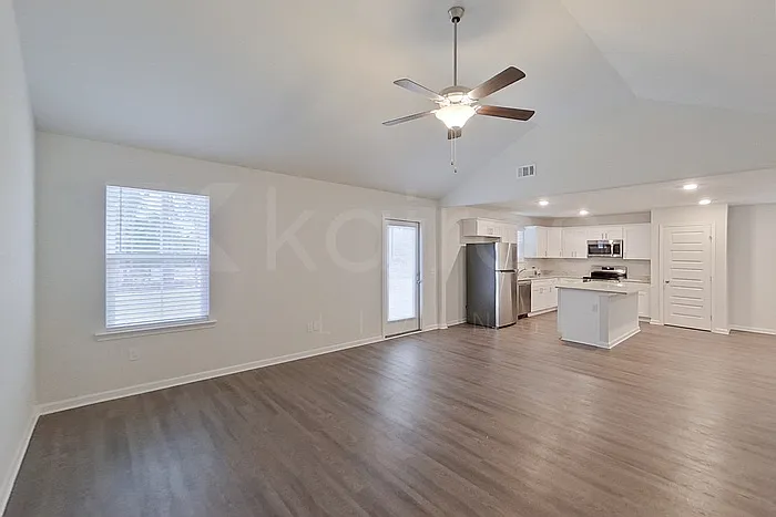 114 Western Red Cedar Dr — Photo 3