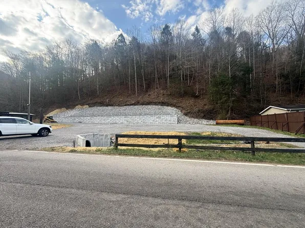 1679 State Highway 611, Pikeville, KY 41501