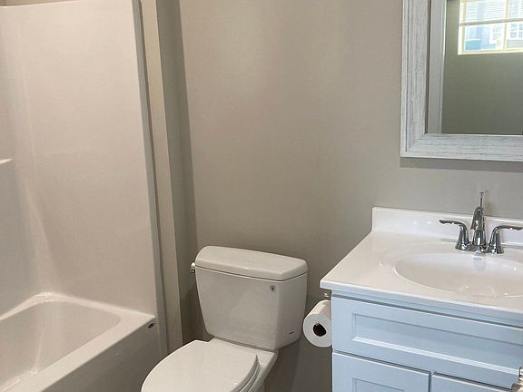 4th image of 50 Church St #1
