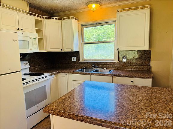 4th image of 448 Tot Dellinger Rd