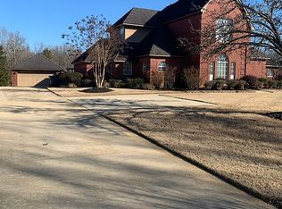 128 Huntington Pl, Tupelo, MS 38801