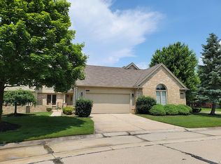 16853 Driftwood Dr, Macomb, MI 48042