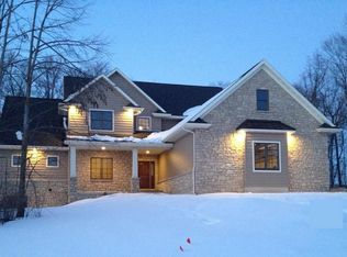 1387 Radcliff Rd, Neenah, WI