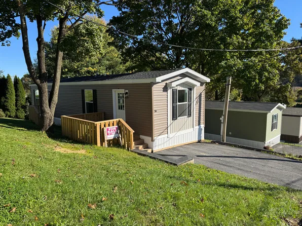 56 Lebanon Valley Ct, Lebanon, PA 17046