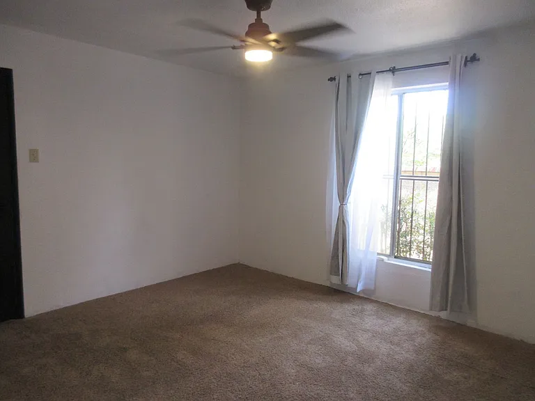 1116 N O'Melveny Ave — Photo 7