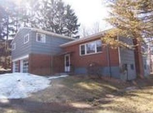 38 Sun Valley Dr, Worcester, MA 01609