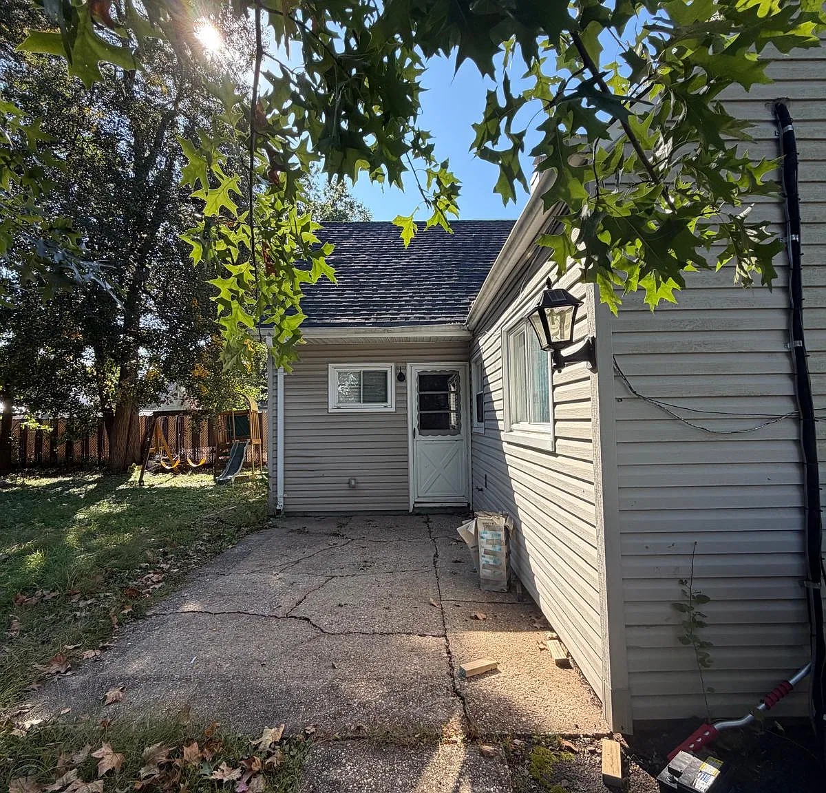 5 bed, 5998 sqft, $3,850 — Photo 4