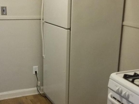 3rd image of 2030 Litchfield Ave