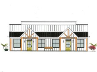 724 N Howe St, Southport, NC 28461