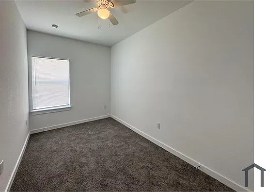 1503 E Southcross Blvd — Photo 17