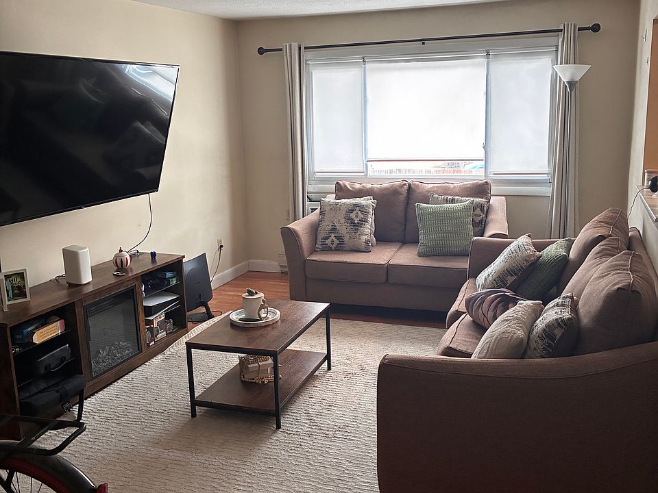 1st image of 40 Fairmount Pl #9