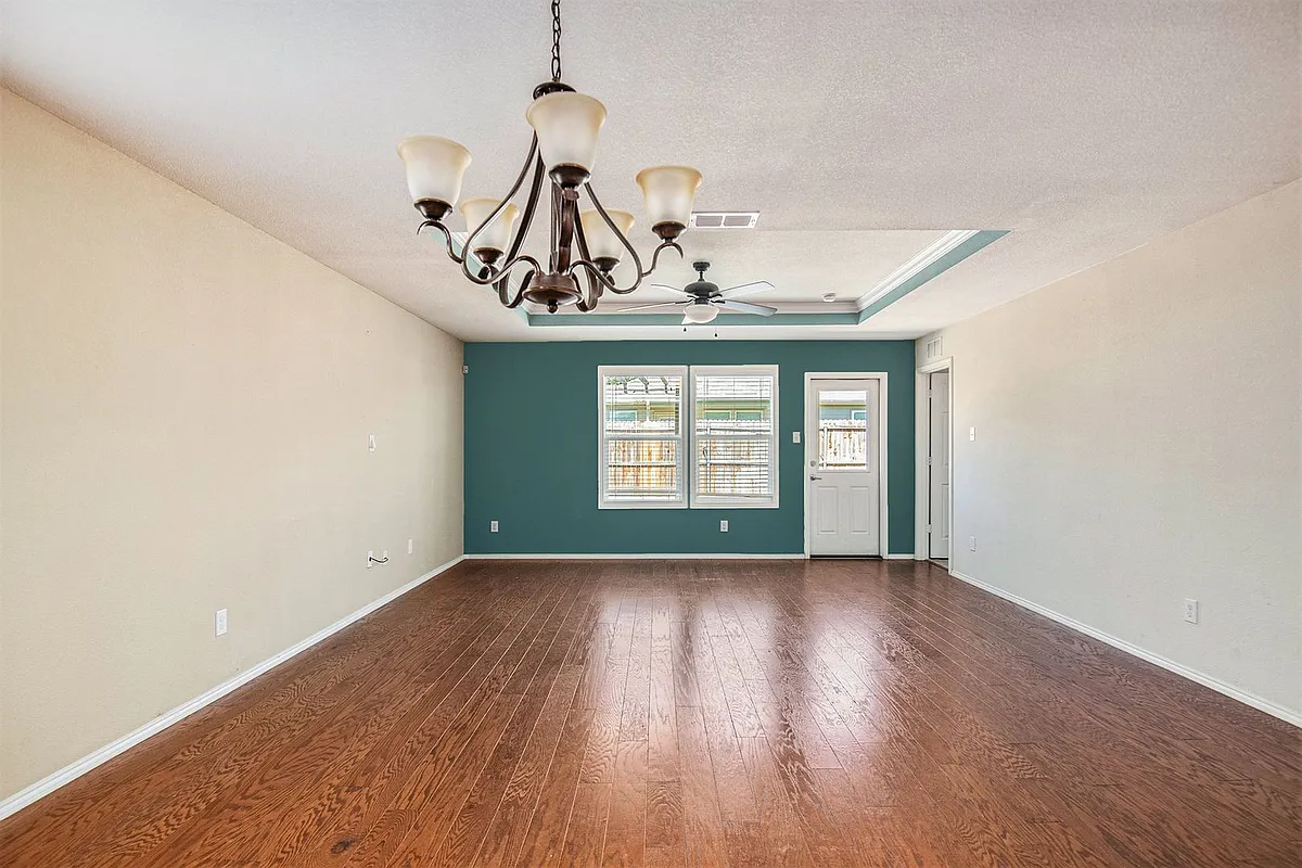 Building Photo - 304 Chert Ln