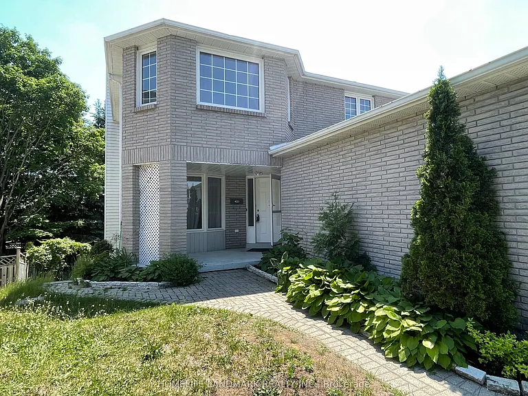 11 Orwell Cres #MAIN — Photo 2