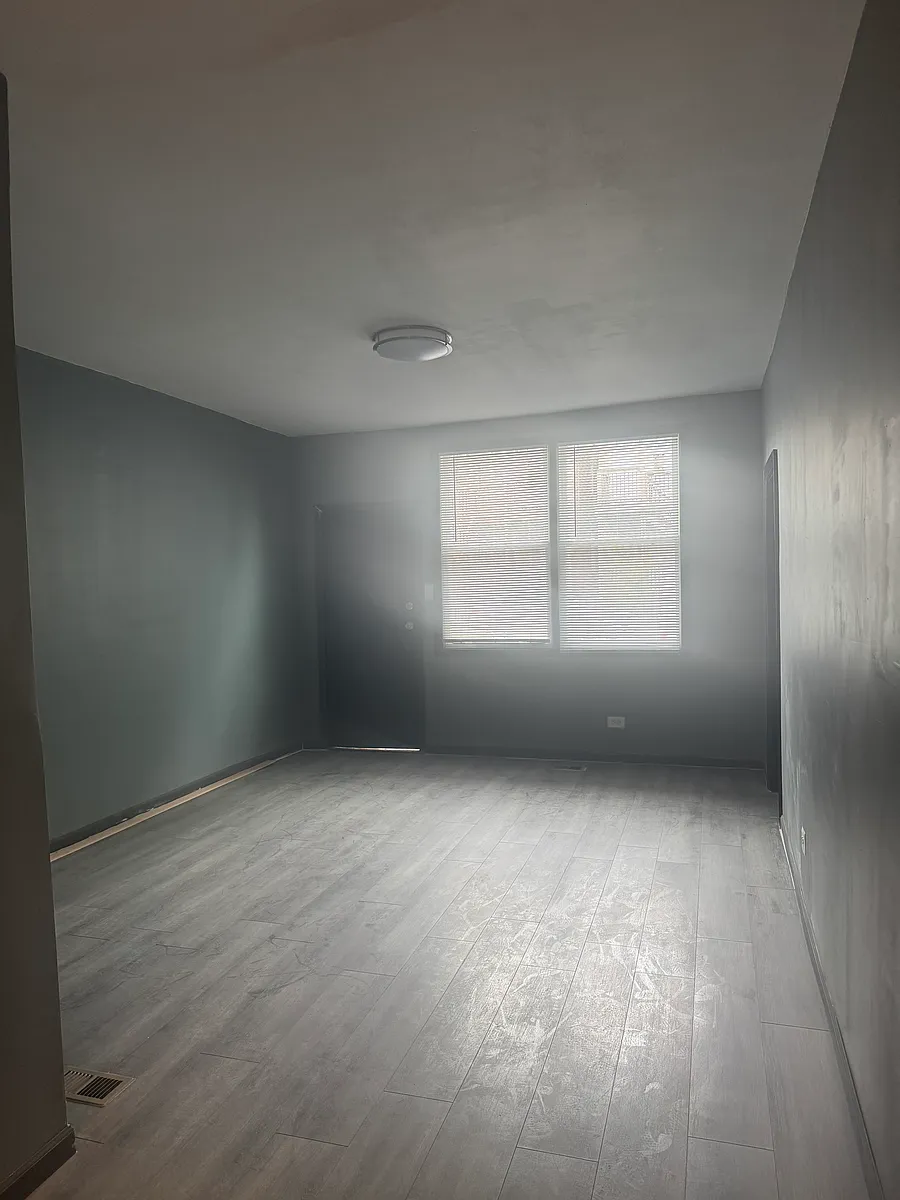Building Photo - 9548 S Avenue M #1