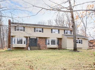 116 Smoke Rise Dr, Warren, NJ 07059