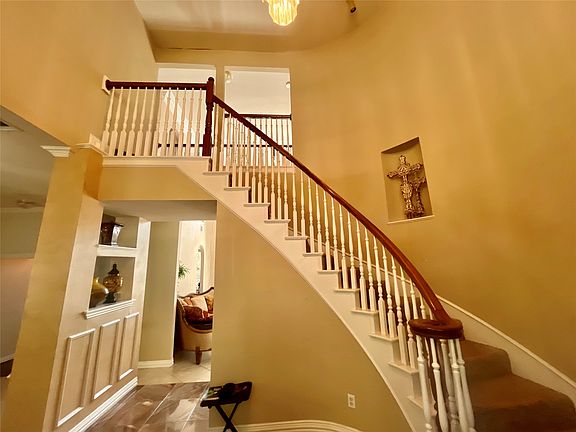 5th image of 341 Rolling Oaks Rdg