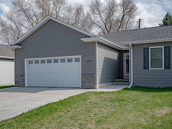 2nd image of 634 Meredith Ln