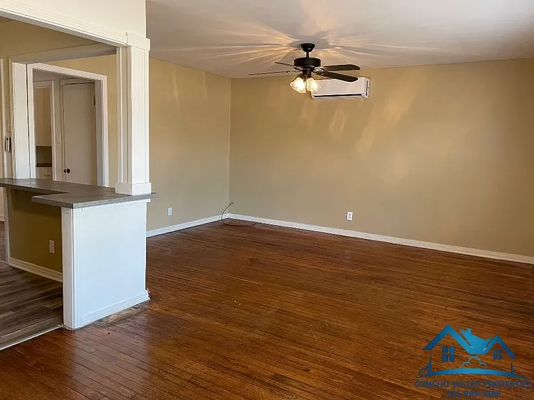 2401 W Harris Ave — Photo 2
