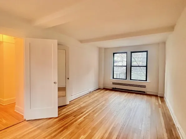 319 East 50th Street 5-G image 2 of 10