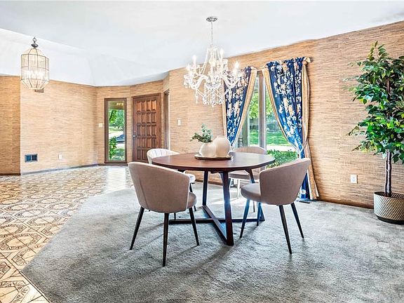 3rd image of 13716 Fontana Ln