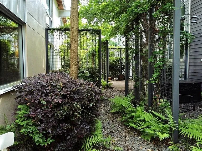 1661 La France St NE #225 — Photo 21