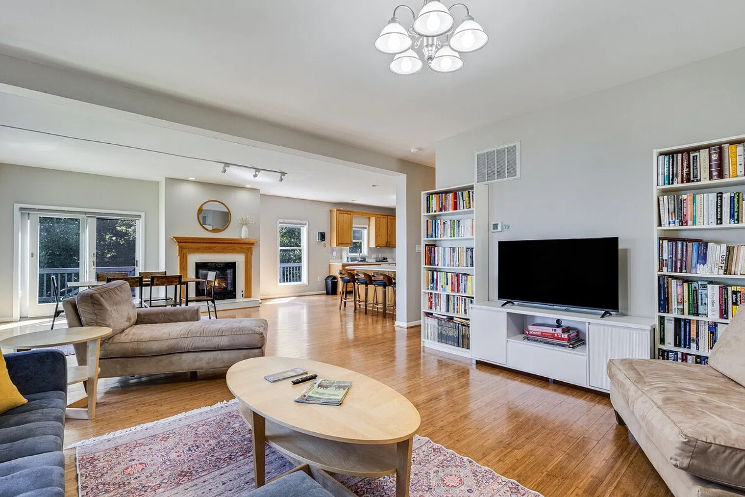 4 bed, 3.0 bath, $10,457 — Photo 3
