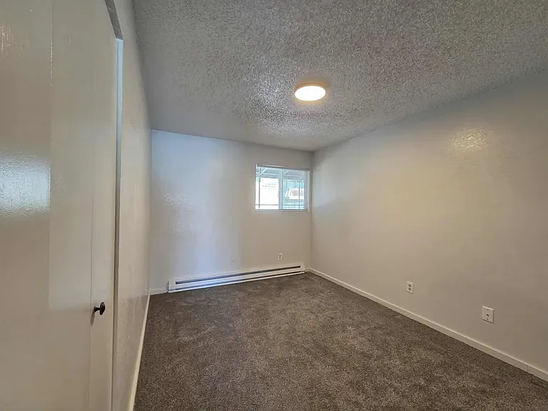 939 N Baker Ave — Photo 11
