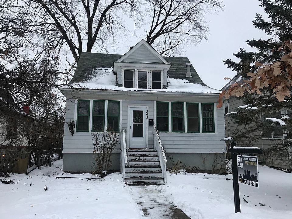 1st image of 898 21st Ave SE