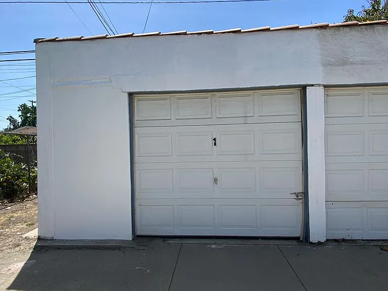 2301-2305 N Magnolia Ave — Photo 17