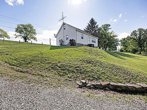 5th image of 3999 N Loretto Rd