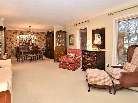 4th image of 592 Welshire Dr