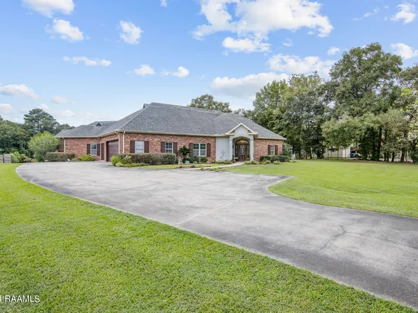 110 River Wood Pl, Abbeville, LA 70510