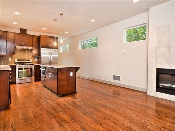 3rd image of 1712 NE 113th St