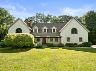 18 Sandpiper Ln, East Lyme, CT 06333