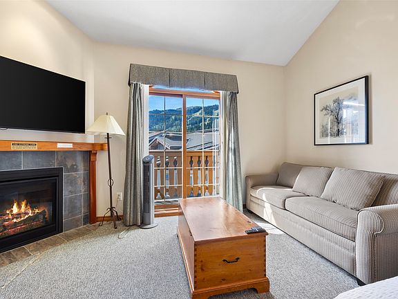 5th image of 3170 Creekside Way #415