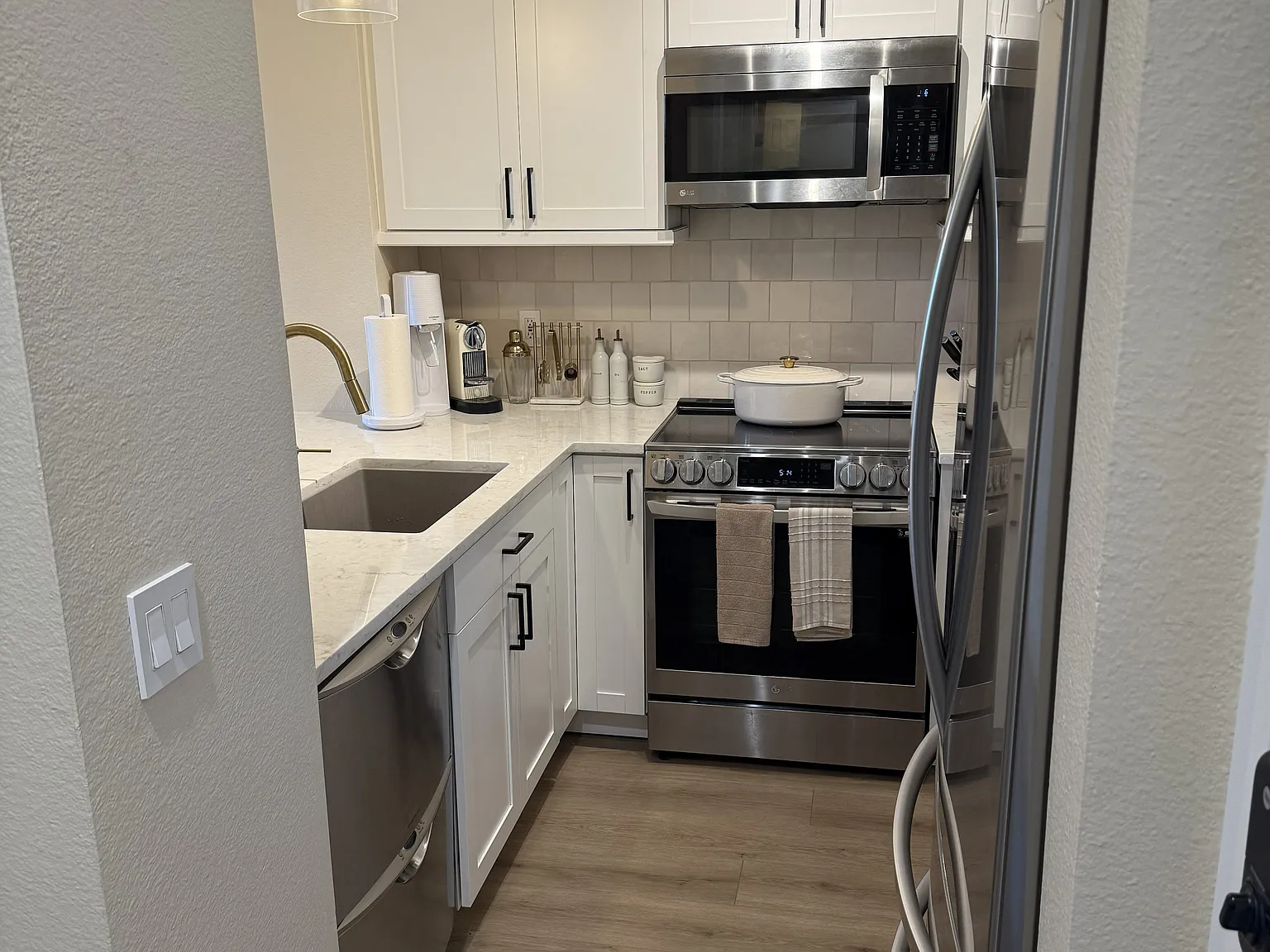 1 bed, 1.5 bath, 767 sqft, $3,195 — Photo 4