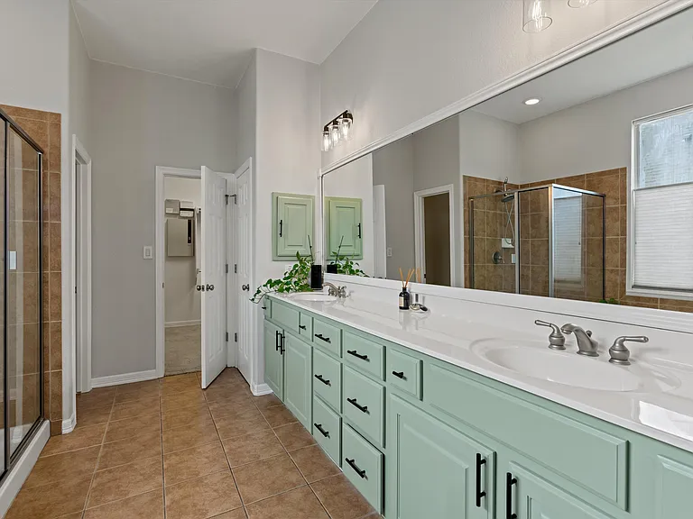 1308 Hillridge Dr #1308 — Photo 9