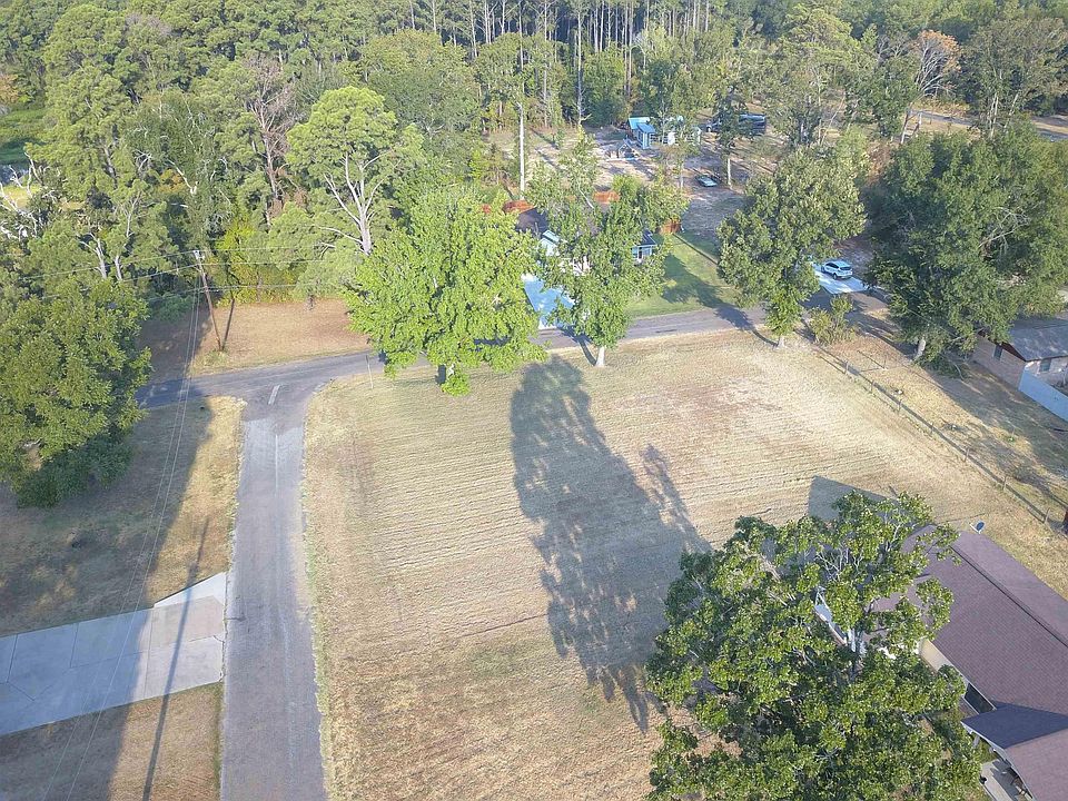 2nd image of LOT 8 Royal Dr W