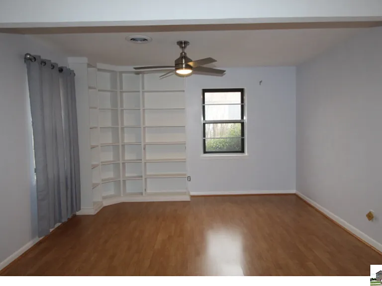 204 Oak St — Photo 21