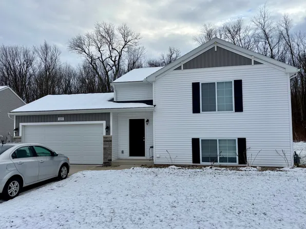 1215 Chapel Hill Dr, Mishawaka, IN 46545