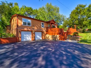 412 W Pleasant View Dr, McHenry, IL 60050
