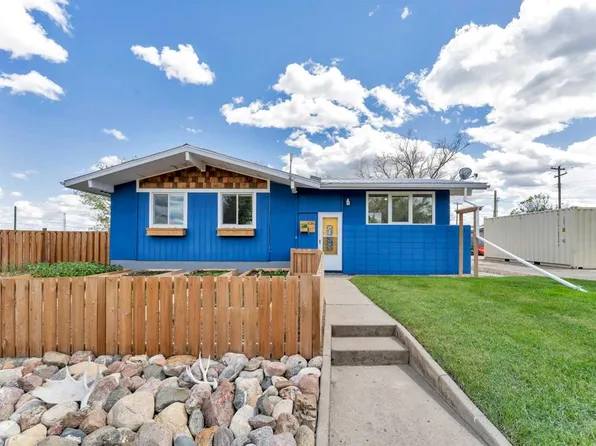 436 3rd St W, Empress, AB T0J 1E0