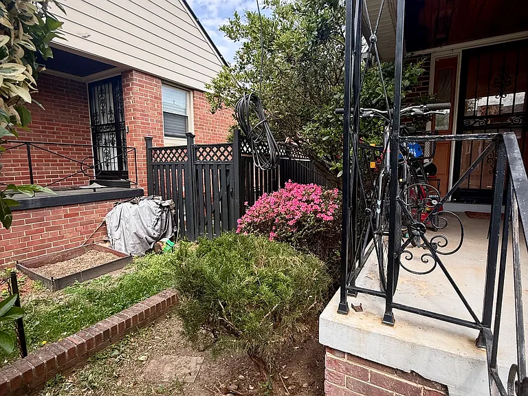 13th Pl NW — Photo 8
