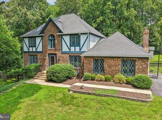 2903 Taj Dr, Oakton, VA 22124