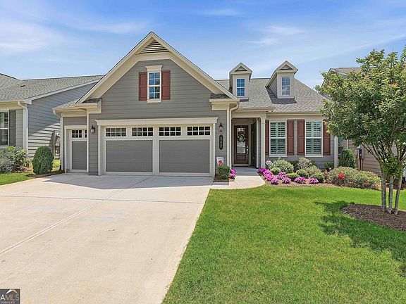 2nd image of 502 Hazelnut Dr