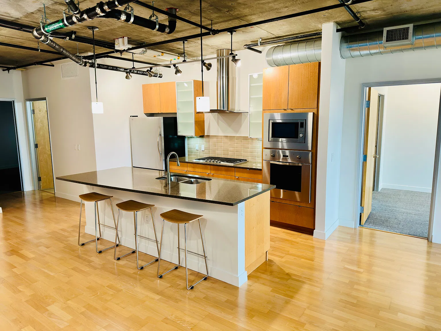 2 bed, 1438 sqft, $3,500 — Photo 4