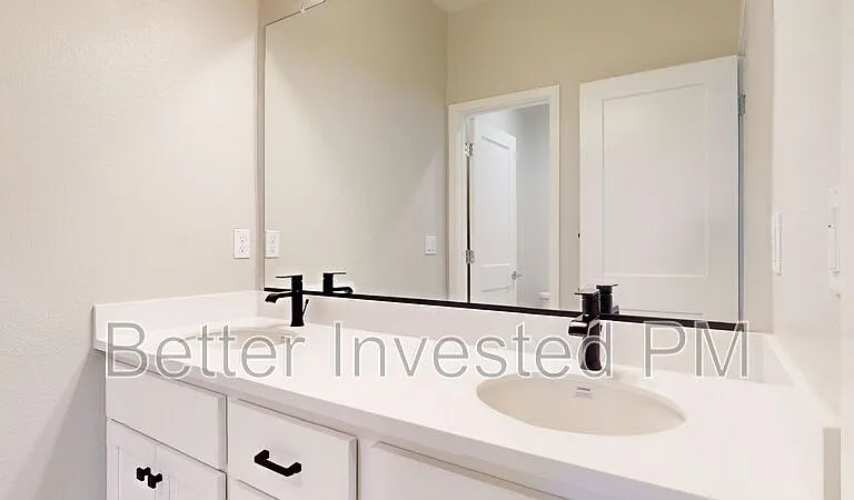 1437 Oak Cir — Photo 26