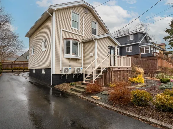 8 Eaton Ave, Halifax, NS B2Y 2X5