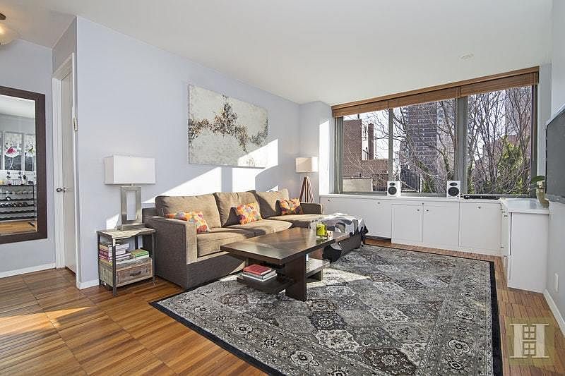 1st image of 1632 2nd Ave #501