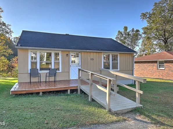 262 Chapel St, Weber City, VA 24290